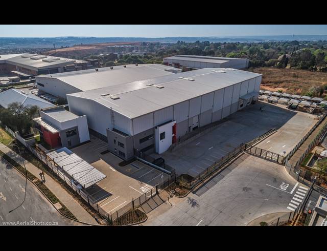 3,280M² WAREHOUSE TO LET IN LINBRO PARK